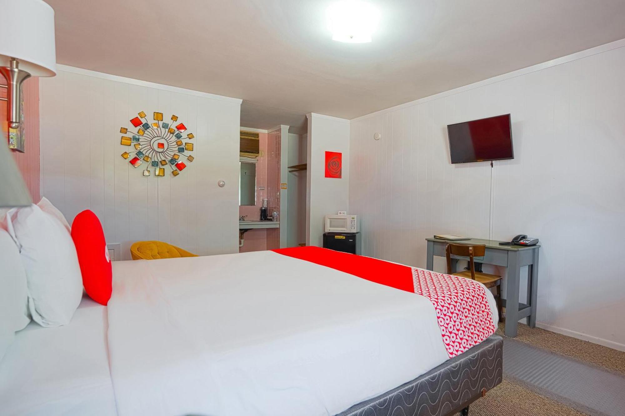 Oyo Hotel Lamberton Hwy 14 Esterno foto